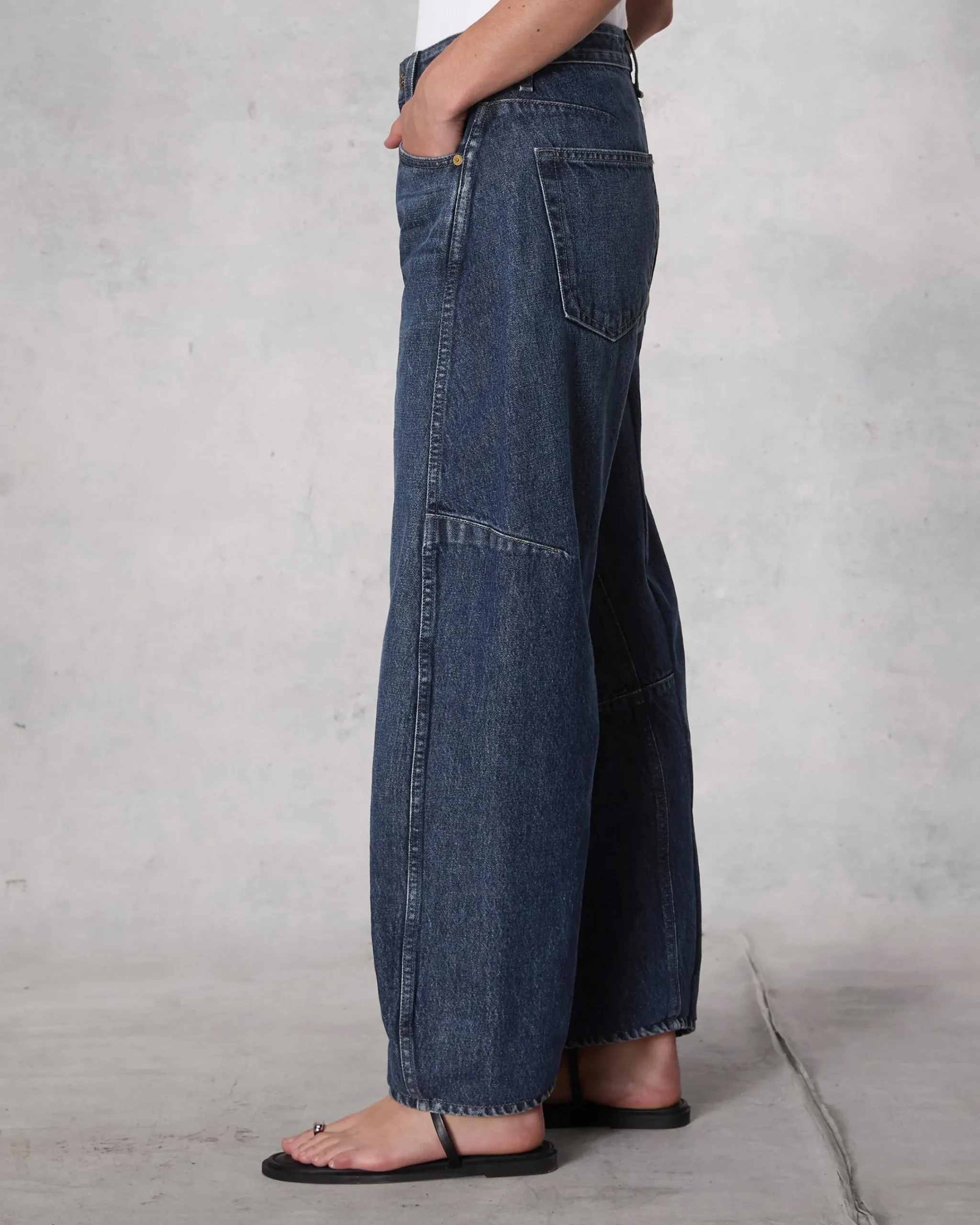 Best Sale Charlie Ankle Barrel-Leg Jean Women Jeans