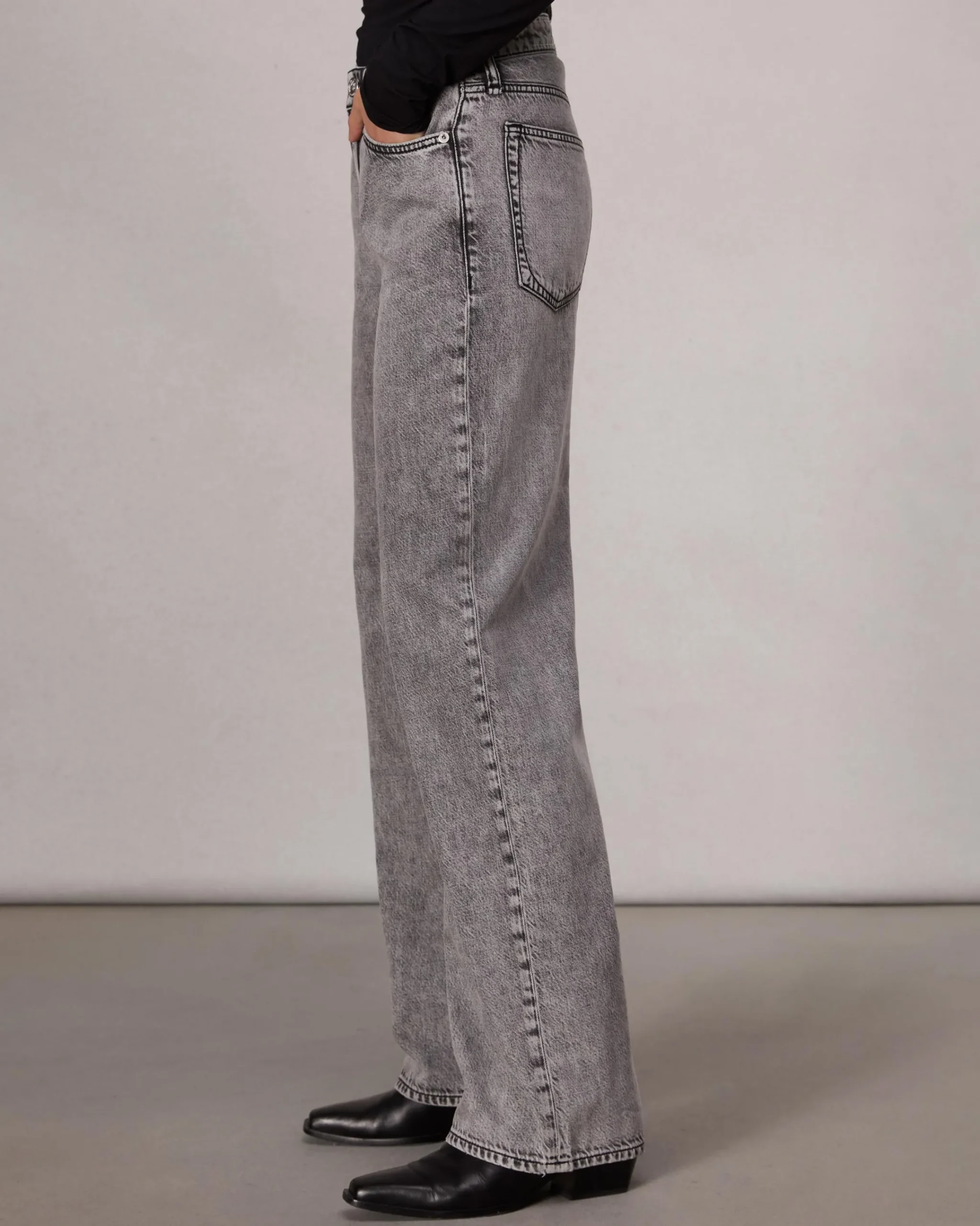 Discount Featherweight Wide-Leg Logan Jean Women Jeans