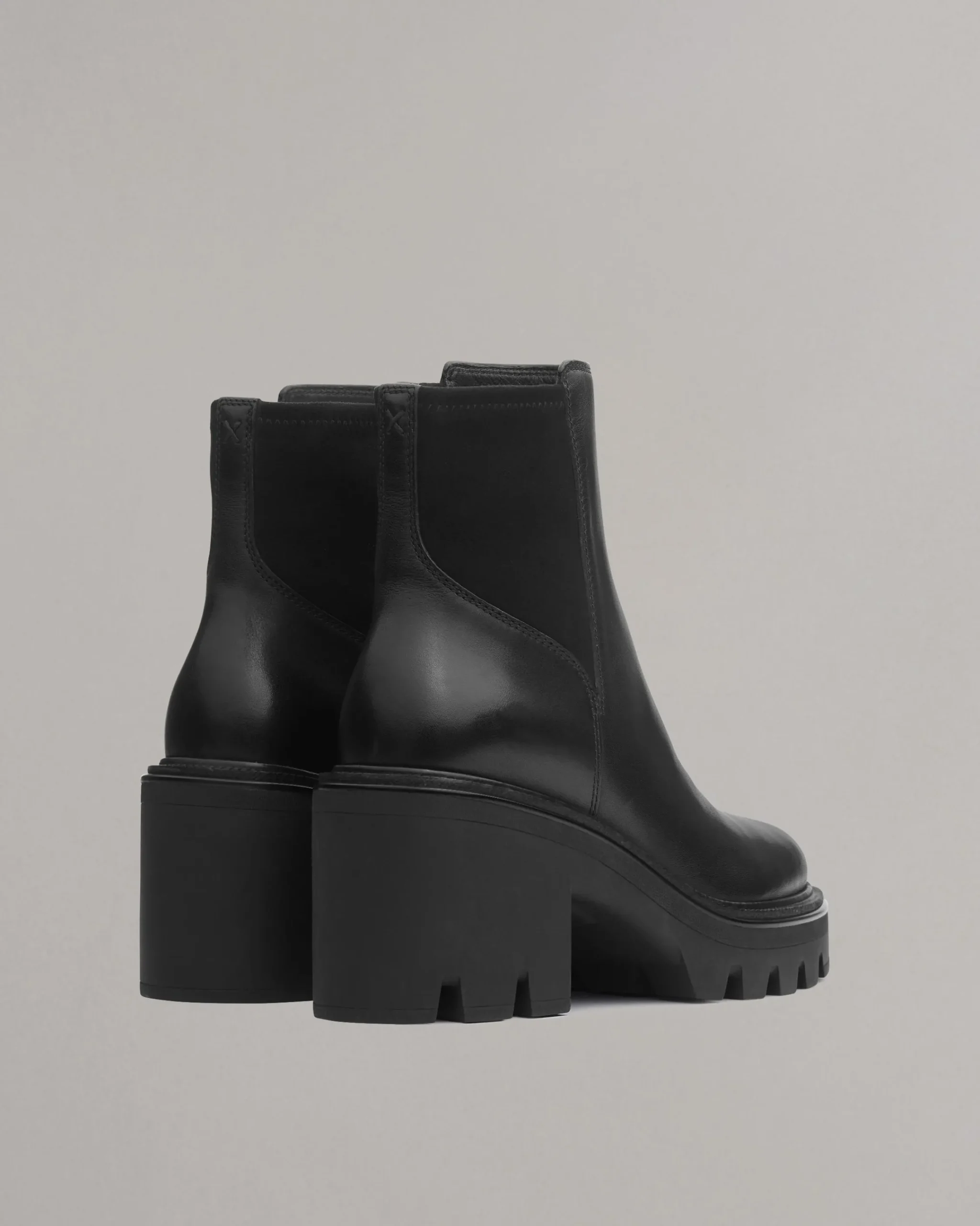 Store Quinn Chelsea Boot Women Boots